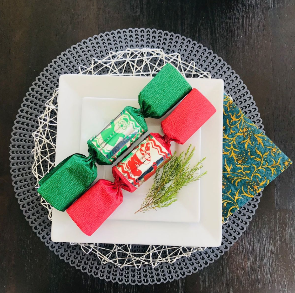Christmas Crackers 10 pc